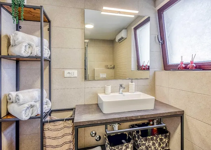 Aki アパート マリンスカ