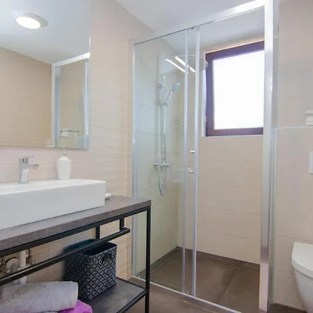 Apartment Aki *