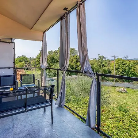 Aki Apartment Malinska